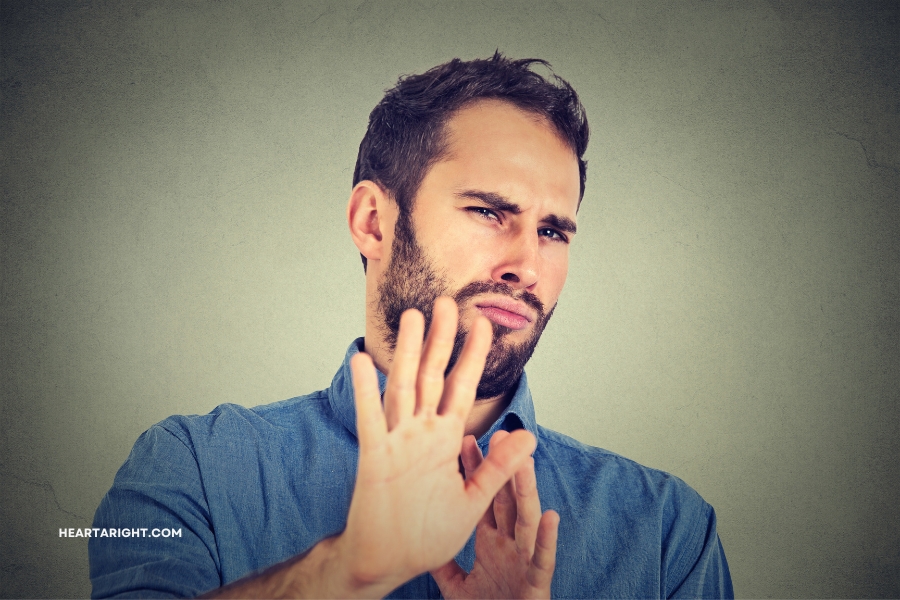 Signs Your Husband Is Disgusted by Your Habits